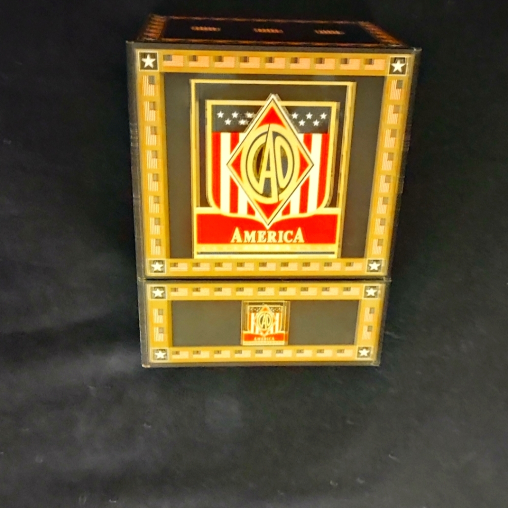 CAO America Monument empty cigar box